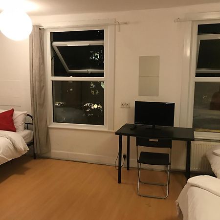 Poplar Guest House Лондон Екстериор снимка