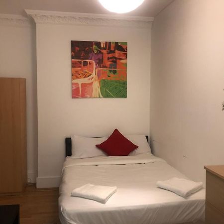 Poplar Guest House Лондон Екстериор снимка