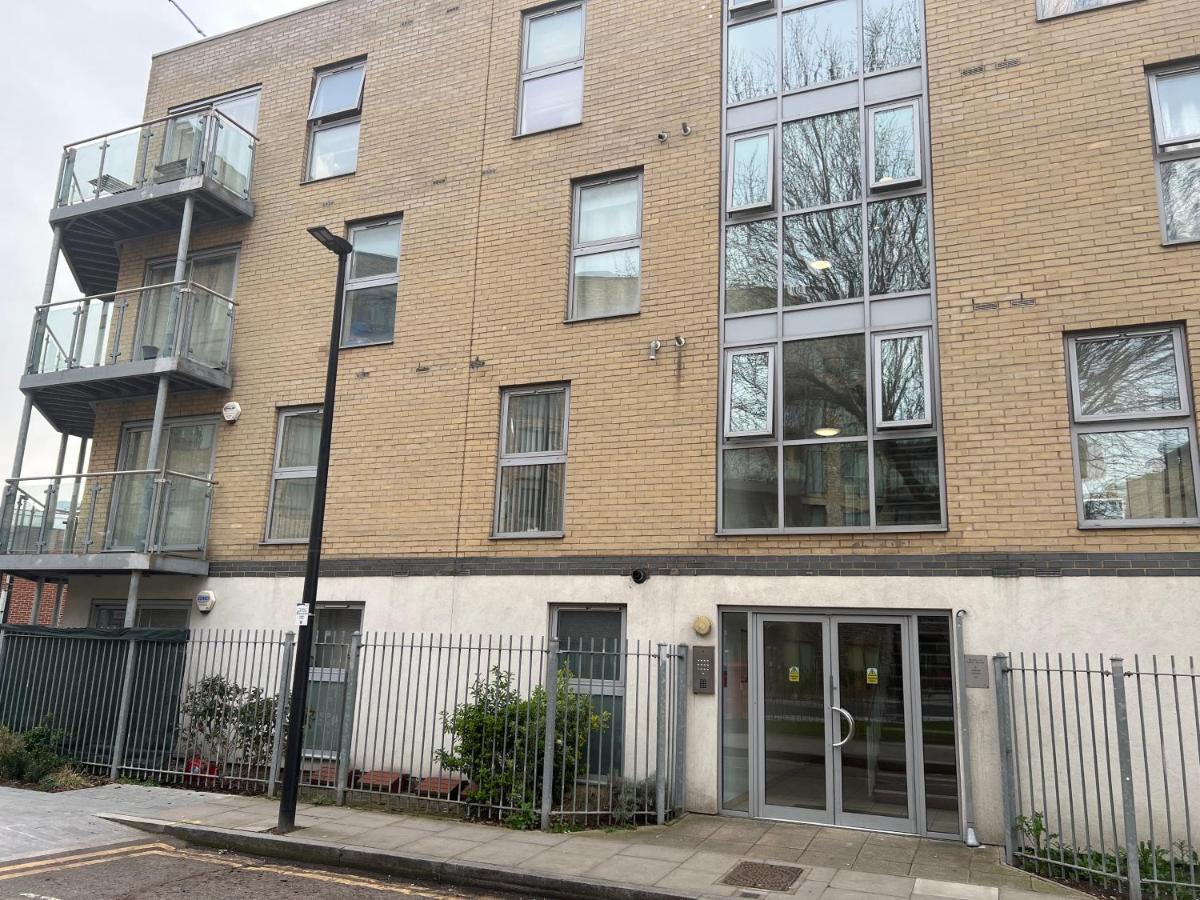 Poplar Guest House Лондон Екстериор снимка