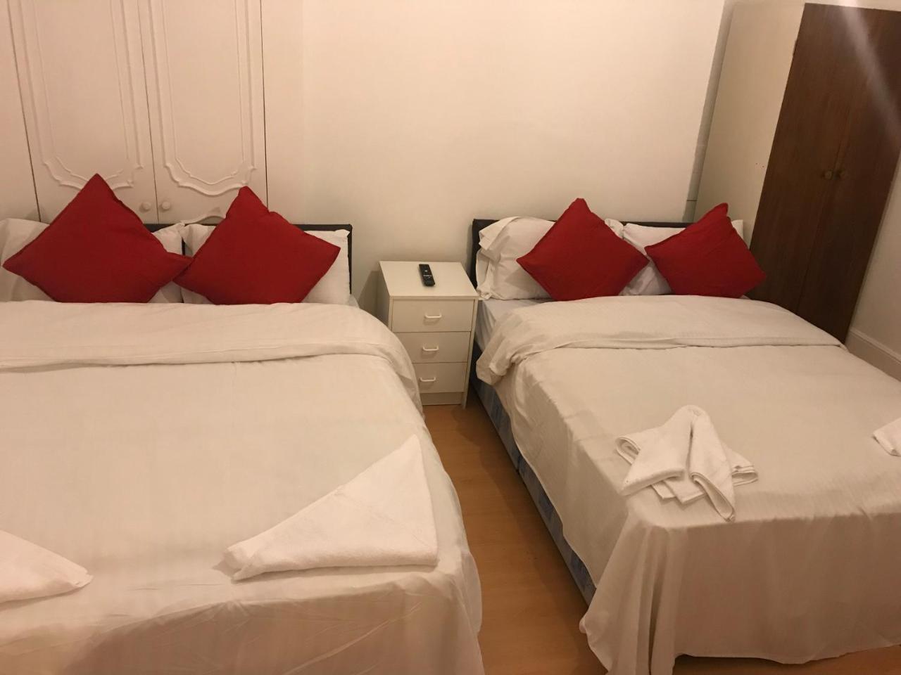 Poplar Guest House Лондон Екстериор снимка