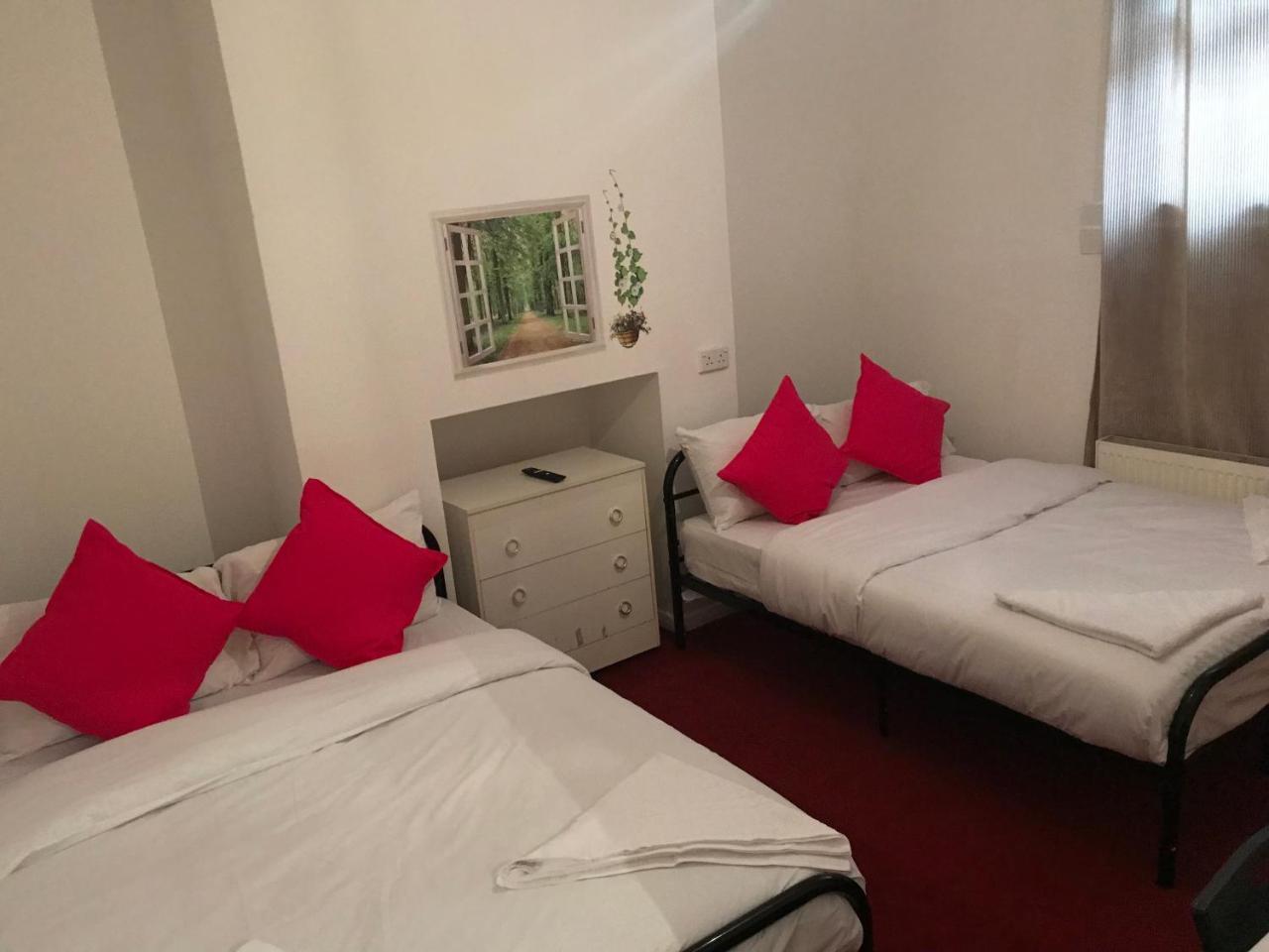 Poplar Guest House Лондон Екстериор снимка
