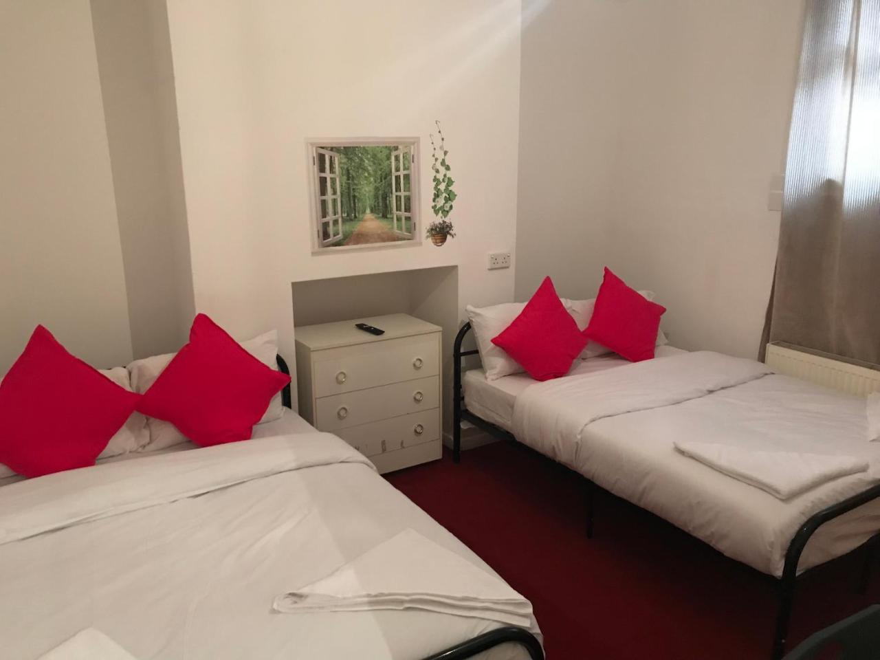 Poplar Guest House Лондон Екстериор снимка