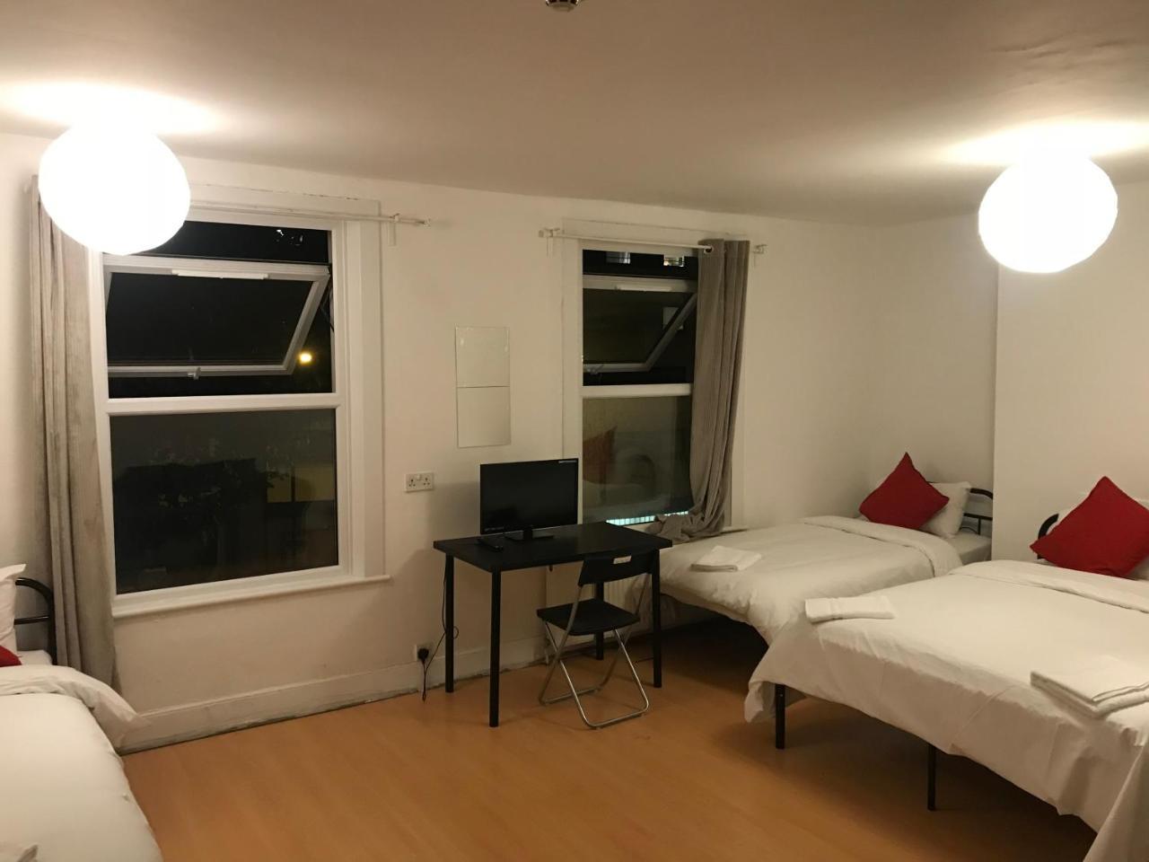 Poplar Guest House Лондон Екстериор снимка