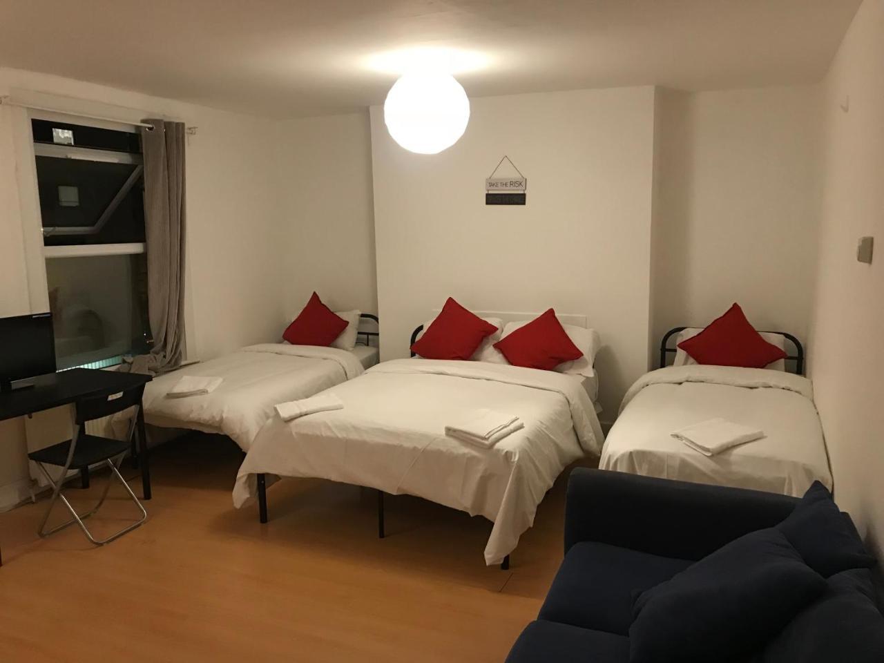 Poplar Guest House Лондон Екстериор снимка