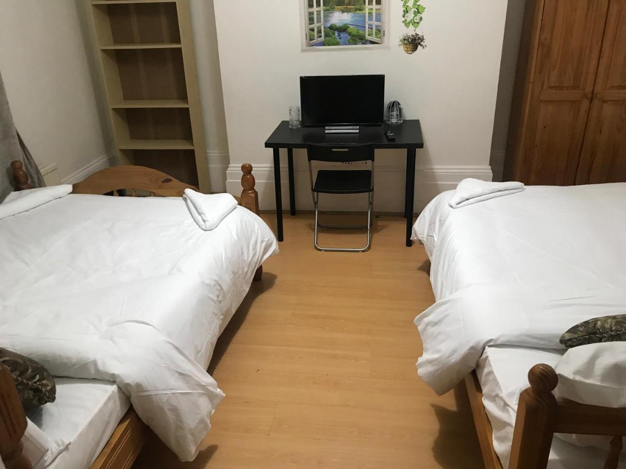 Poplar Guest House Лондон Екстериор снимка