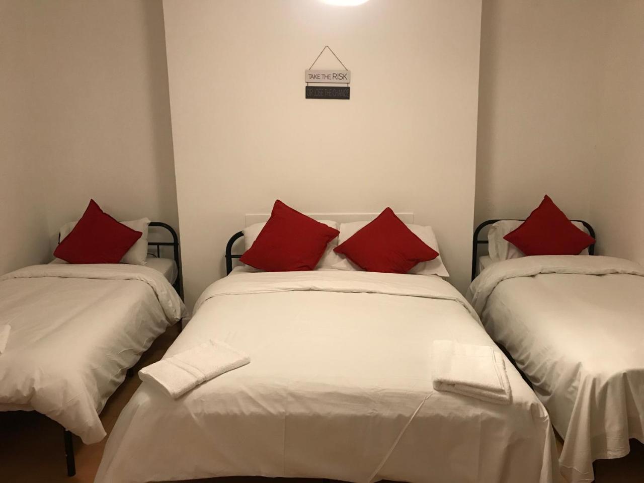 Poplar Guest House Лондон Екстериор снимка