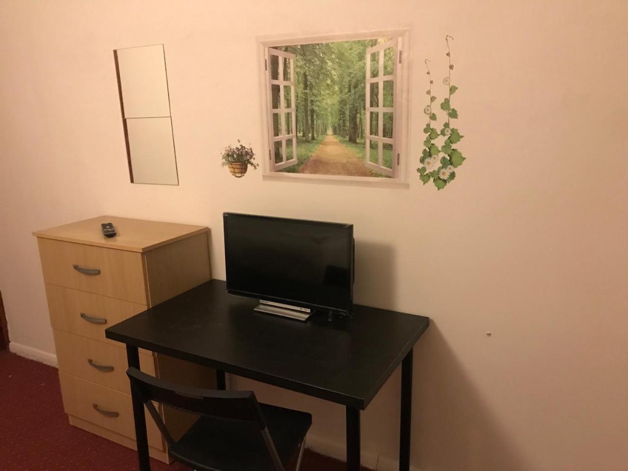 Poplar Guest House Лондон Екстериор снимка