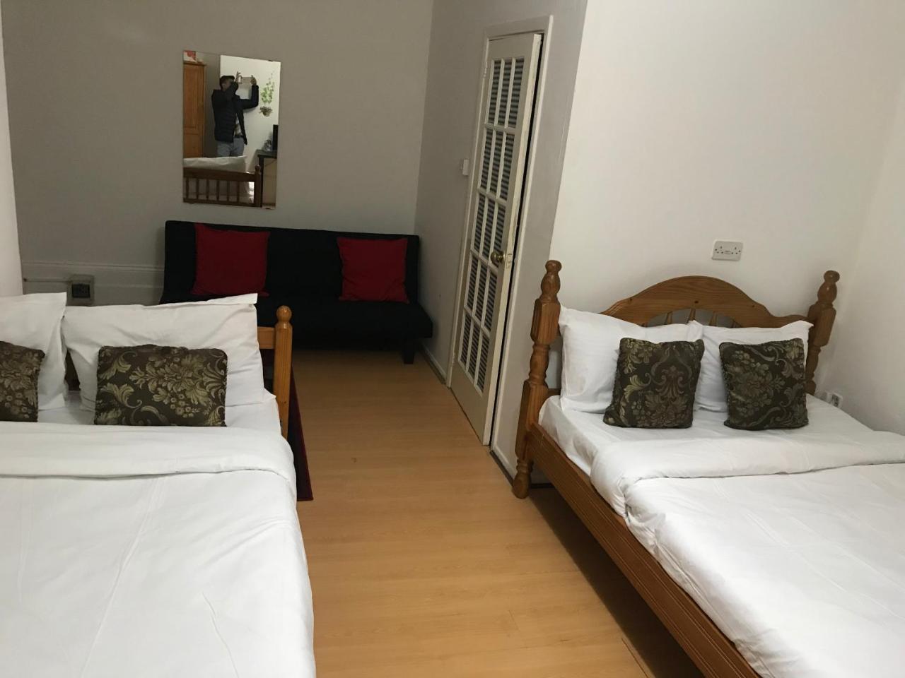 Poplar Guest House Лондон Екстериор снимка