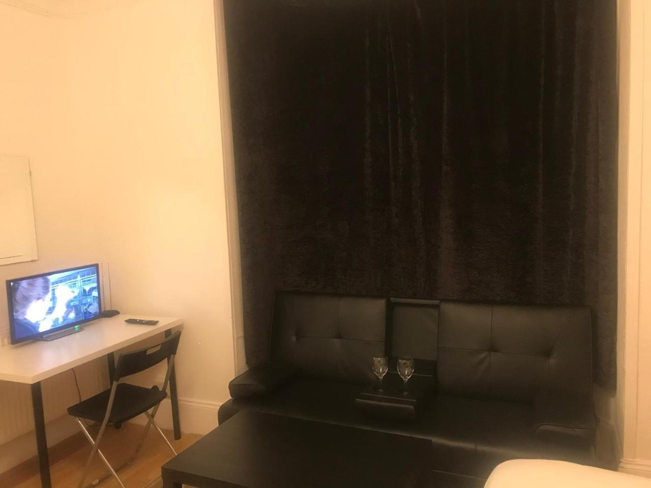 Poplar Guest House Лондон Екстериор снимка