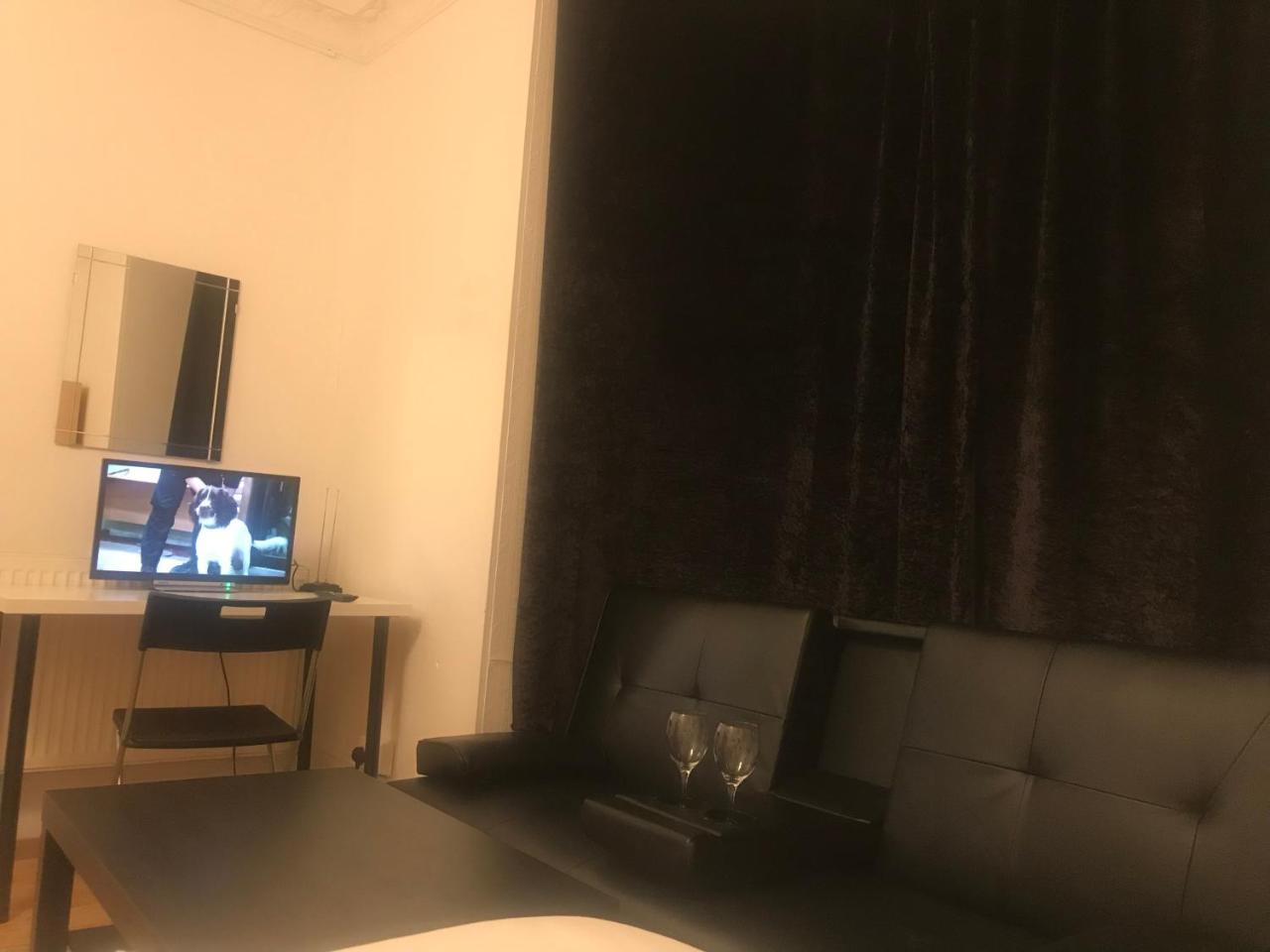 Poplar Guest House Лондон Екстериор снимка
