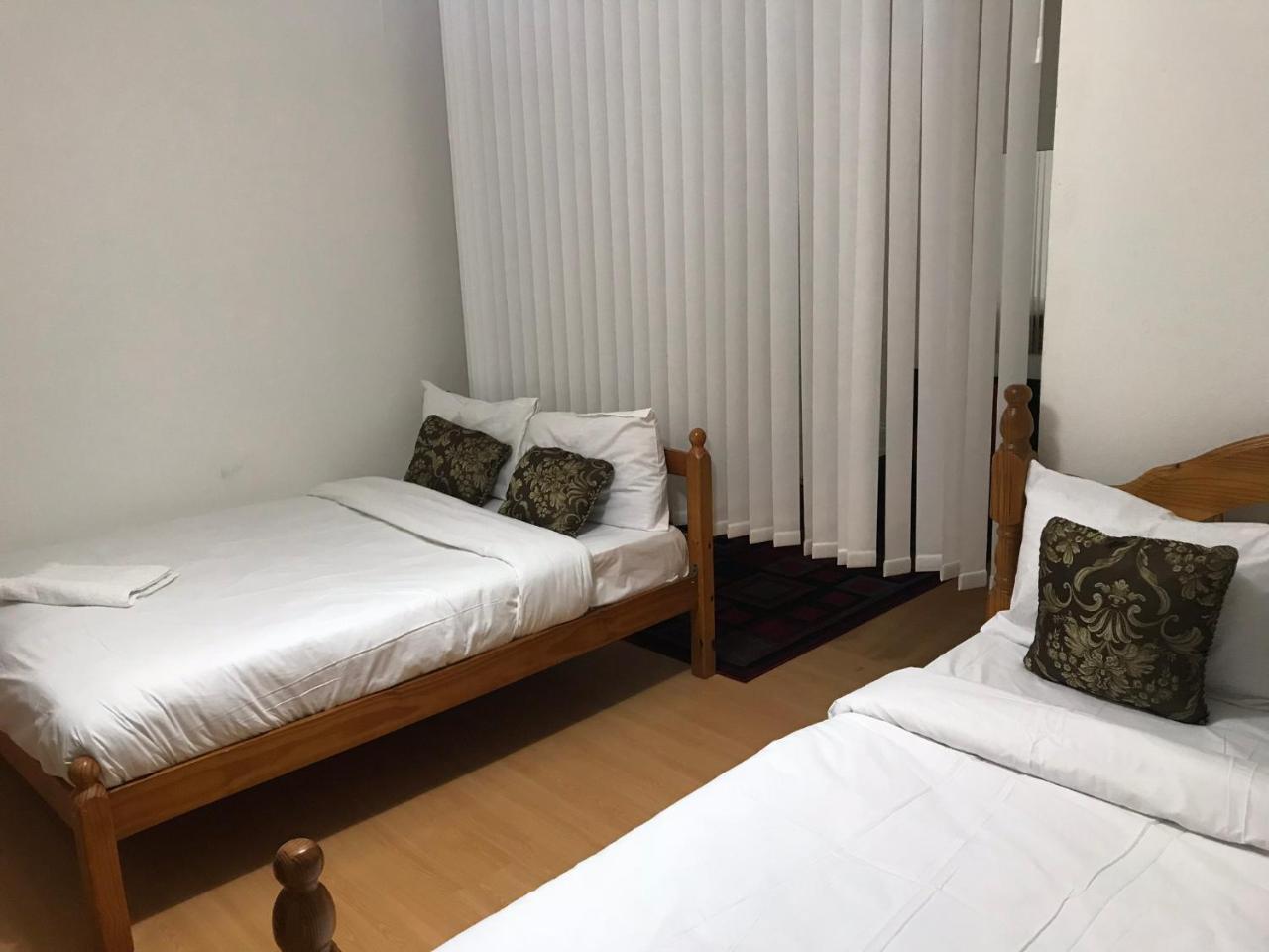 Poplar Guest House Лондон Екстериор снимка