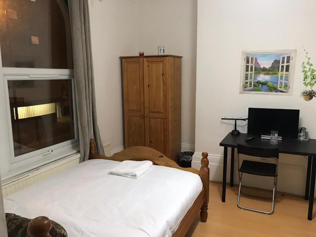 Poplar Guest House Лондон Екстериор снимка